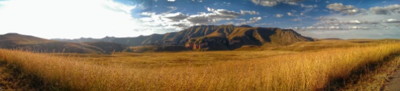 An experimental HDR panorama of a view on the mountains from the Blesbok loop drive